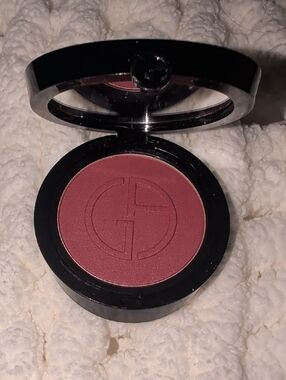 Armani Beauty Luminous Silk Blurring Natural Glow Powder Blush